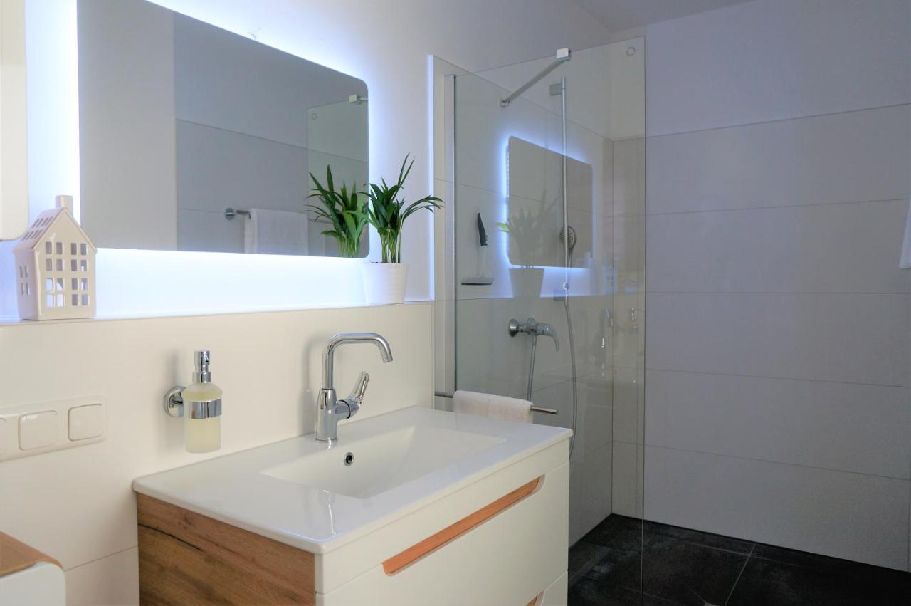 Mein Apartment, Stars Mit Balkon Und Klima Fuer Bis Zu 4 Personen Frankenthal  Esterno foto
