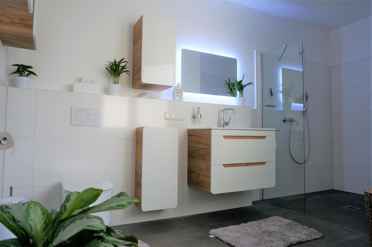 Mein Apartment, Stars Mit Balkon Und Klima Fuer Bis Zu 4 Personen Frankenthal  Esterno foto
